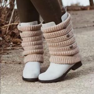 MUK LUKS Alissa Boot, Stone